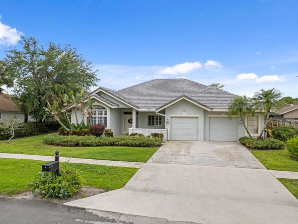 1931 Staimford Circle, Wellington, FL 33414