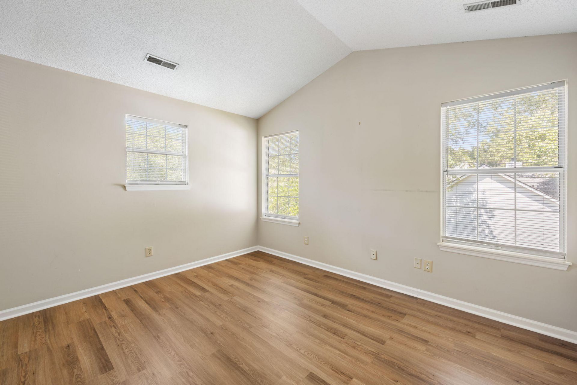 8498 William Moultrie Drive Photo 18