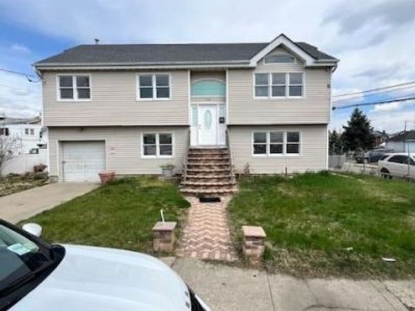 94 Roger Avenue , Inwood, NY 11096