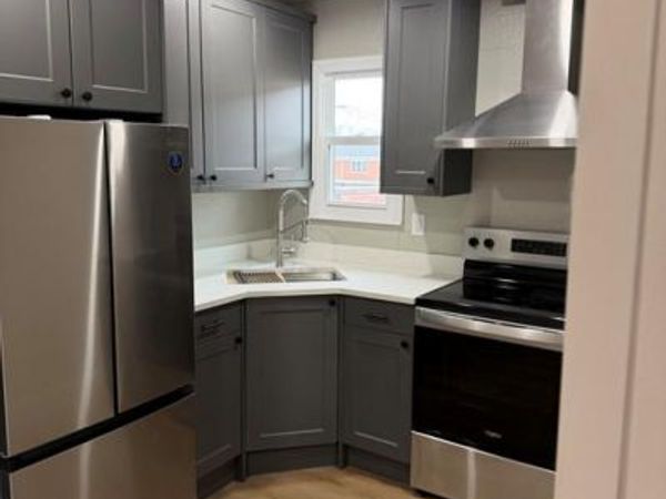 3 Railroad Ave , Babylon, NY 11708