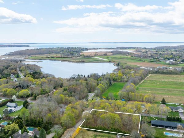 2105 Pequash Avenue , Cutchogue, NY 11935