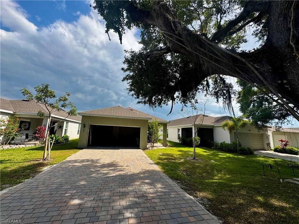 882 Friendship Cir , Labelle, FL 33935 Photo