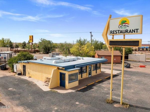 2102 NAVAJO Boulevard, Holbrook, AZ 86025