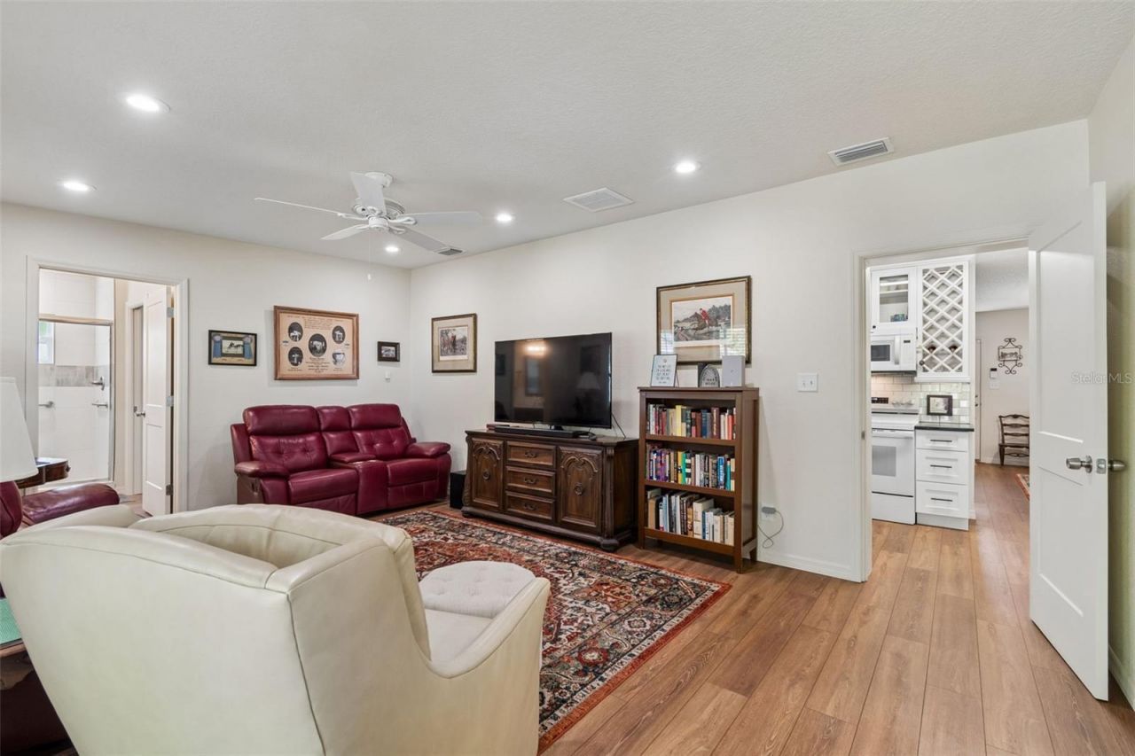 4727 W Anita Boulevard, Tampa, FL 33611 Photo