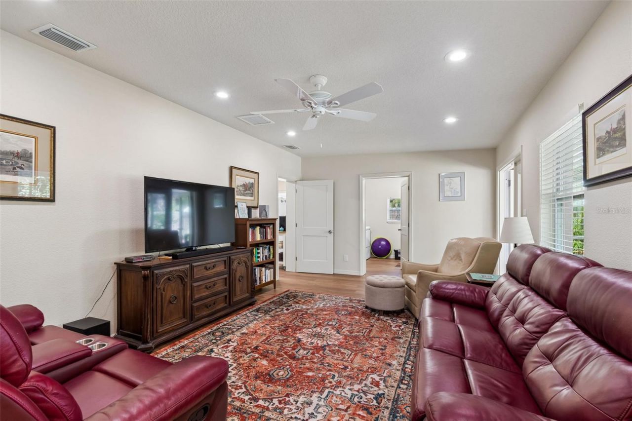 4727 W Anita Boulevard, Tampa, FL 33611 Photo