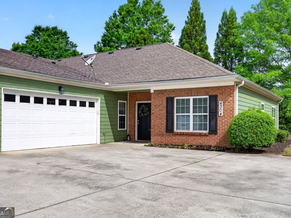 4304 Commonwealth Circle, Newnan, GA 30263