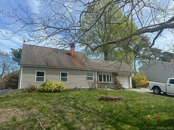 33 Balsam Drive, Medford, NY 11763