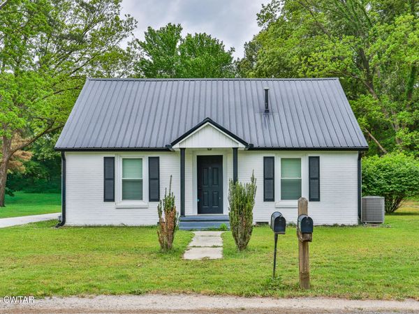 210 E Union Street , Gleason, TN 38229