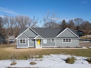 15110 Eileen C , Burnsville, MN 55306