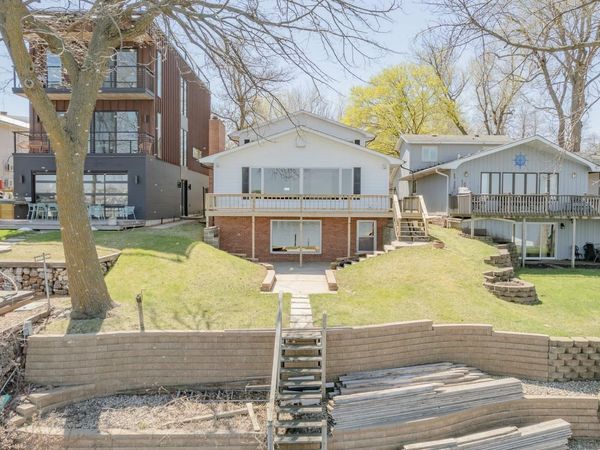 164 Park Place , Arnolds Park, IA 51331