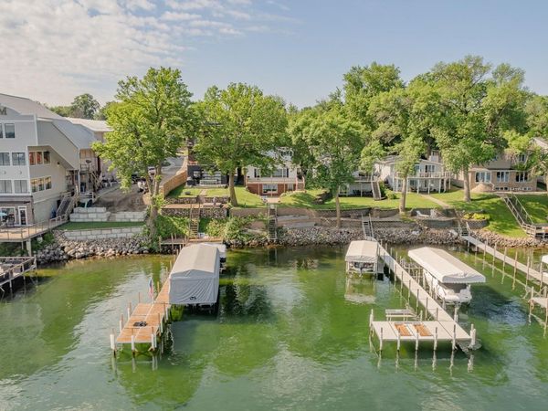 164 Park Place, Arnolds Park, IA 51331