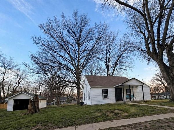 317 E Main Street, Hardin, MO 64035
