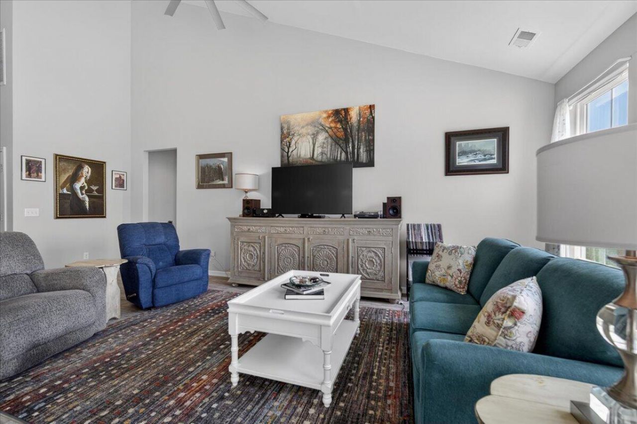 123 Oyama Road Photo 15