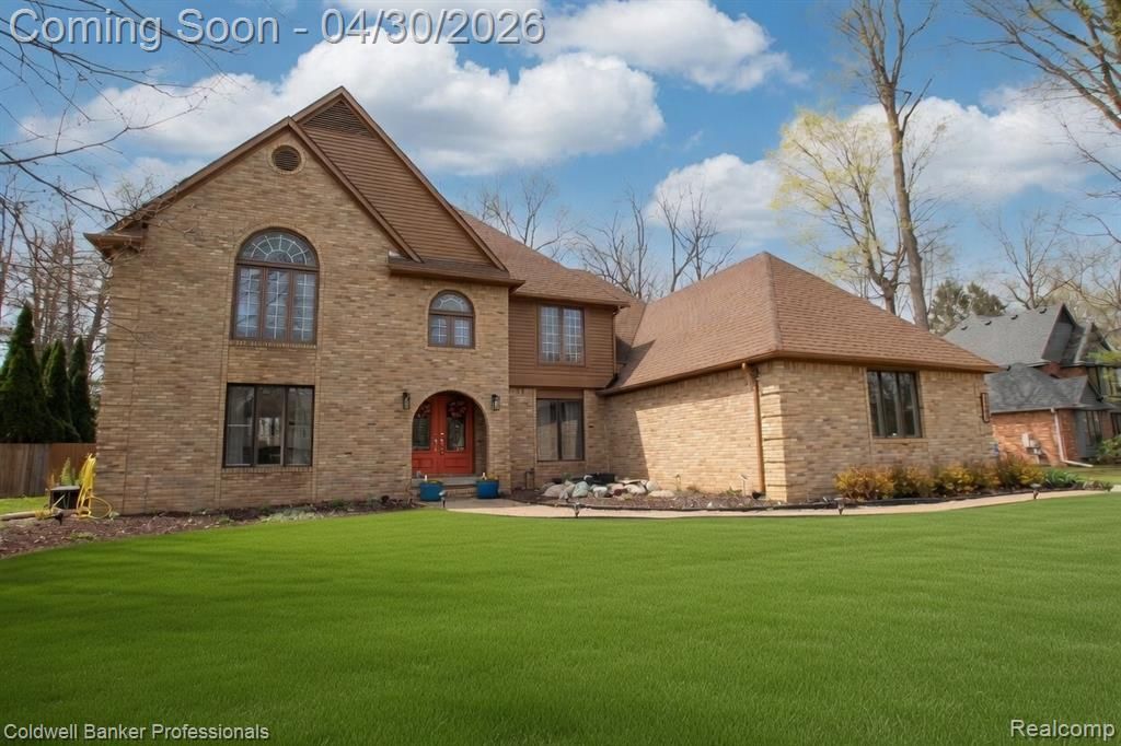 1345 Kings Pointe Road, Grand Blanc, MI 48439 Main Photo