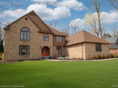 1345 Kings Pointe Road, Grand Blanc, MI 48439