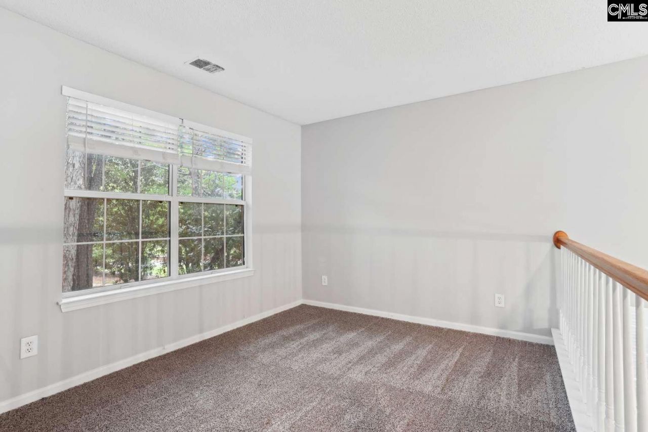 73 Upper Loop Way  Photo 10