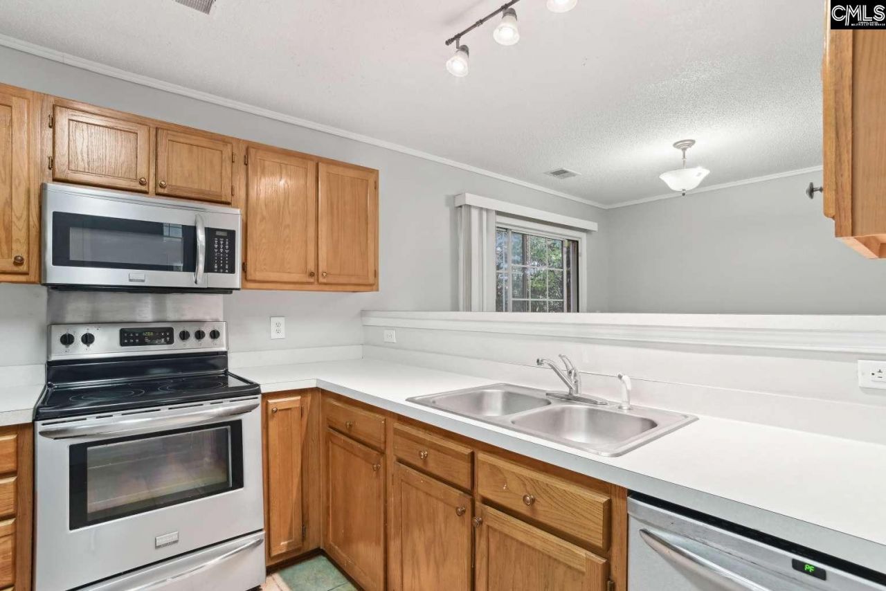 73 Upper Loop Way  Photo 8