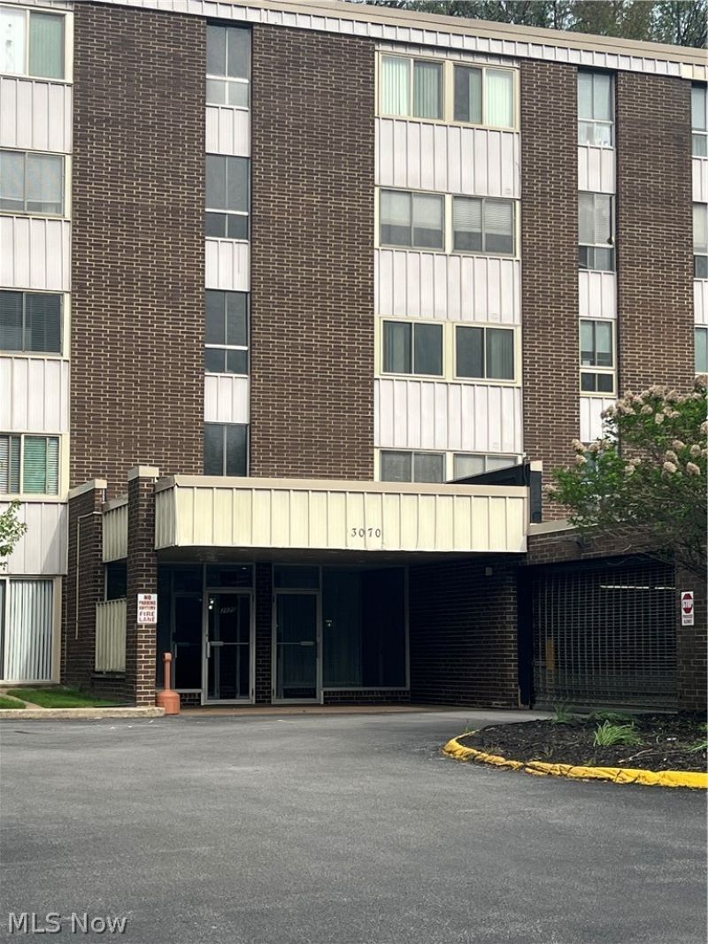 3070 Kent Road , Unit 401D, Stow, OH 44224 Main Photo