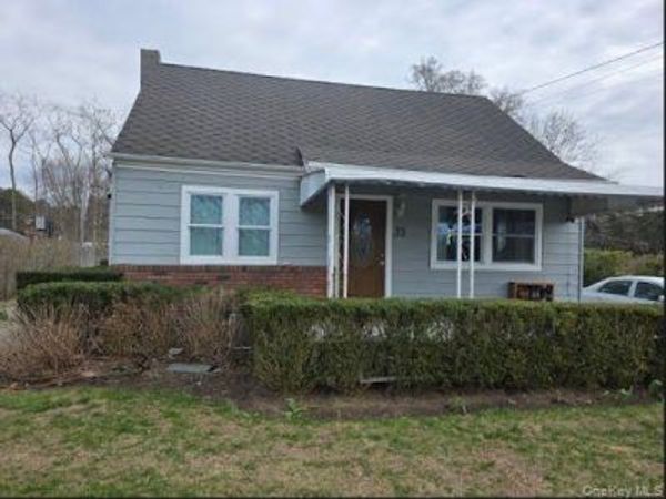 33 Brown Street , Riverhead, NY 11901