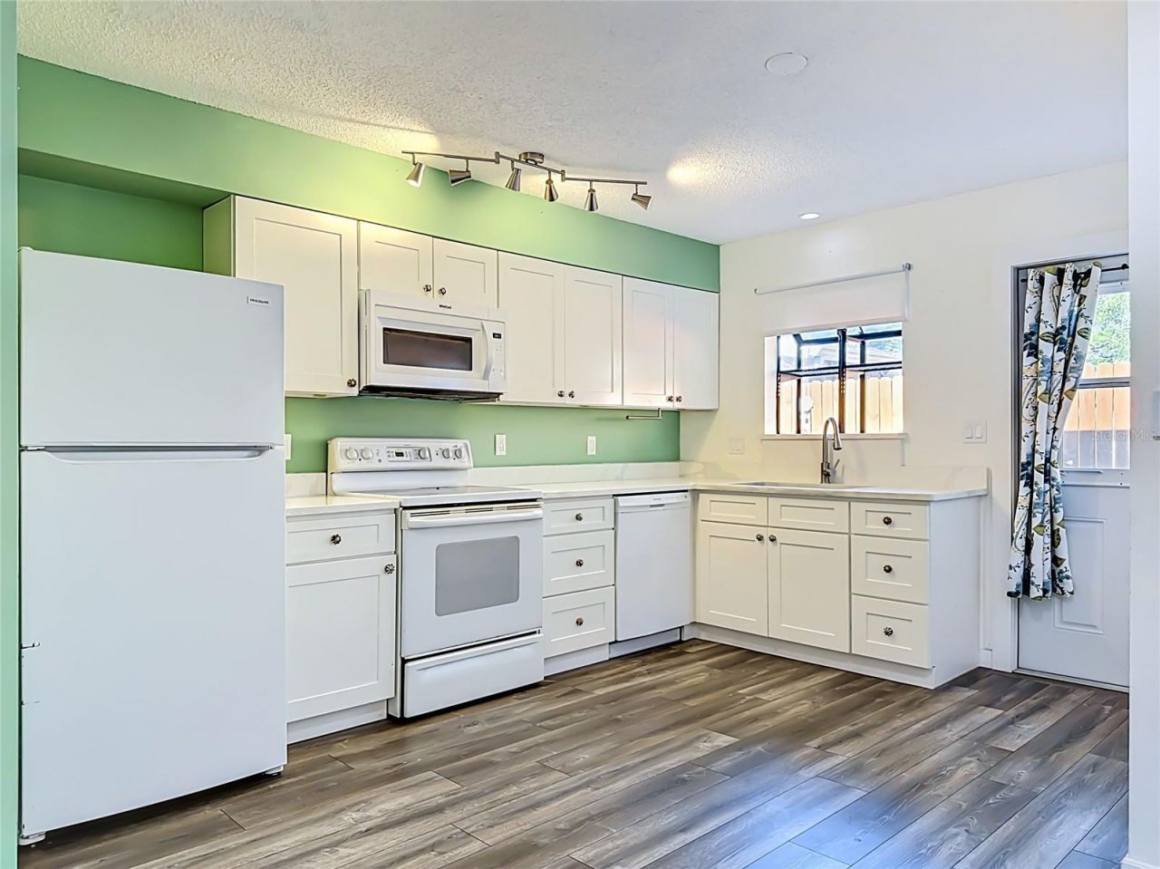 2006 7th Avenue W, Unit B, Bradenton, FL 34205 Photo