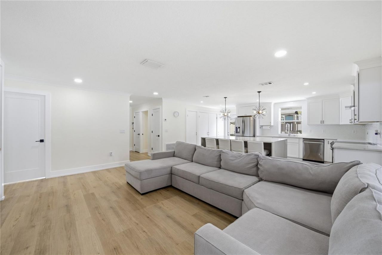 1057 Willis Avenue, Sarasota, FL 34232 Photo