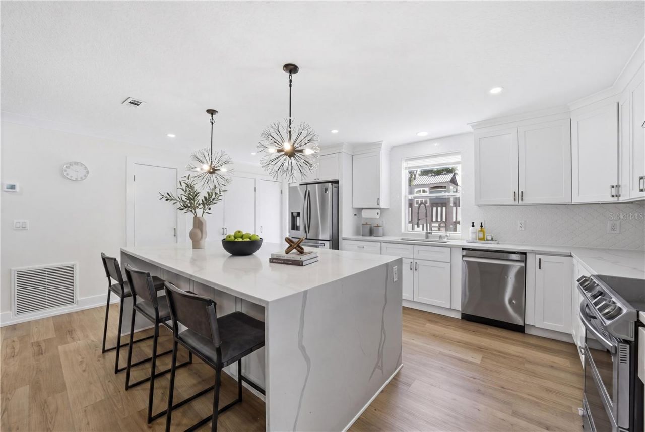 1057 Willis Avenue, Sarasota, FL 34232 Photo