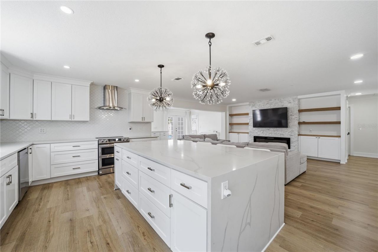 1057 Willis Avenue, Sarasota, FL 34232 Photo