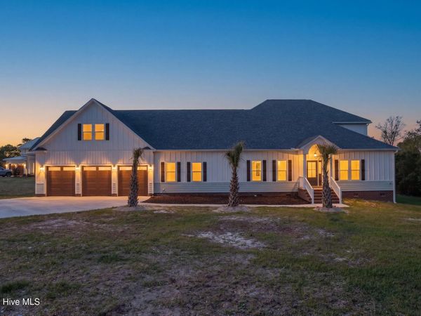 106 Elizabeth Way Court, Swansboro, NC 28584