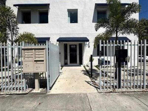 165 NW 39th St , Unit 6, Miami, FL 33127