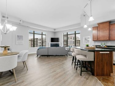 1155 Ford Road, Unit 402, Saint Louis Park, MN 55426