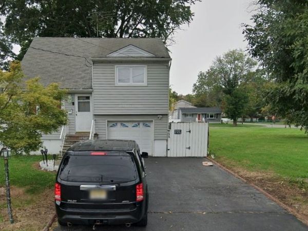 63 Rockaway Blvd, Parsippany-Troy Hills, NJ 07034