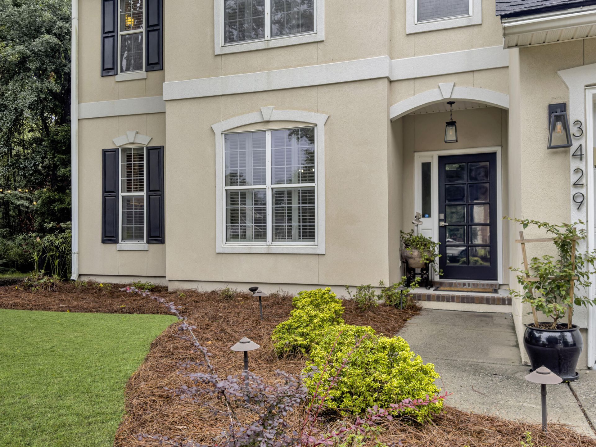 3429 Oxfordshire Lane Photo 2
