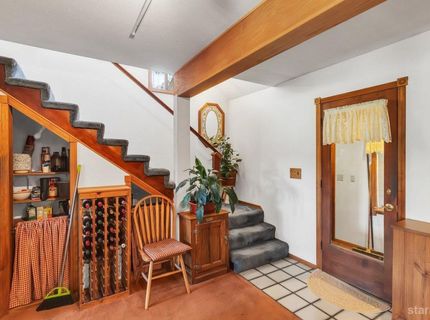 1076 Lodi Avenue, South Lake Tahoe, CA 96150 Photo