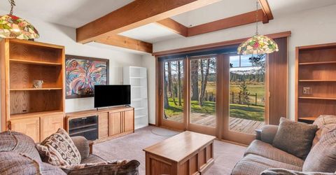 1076 Lodi Avenue, South Lake Tahoe, CA 96150 Photo