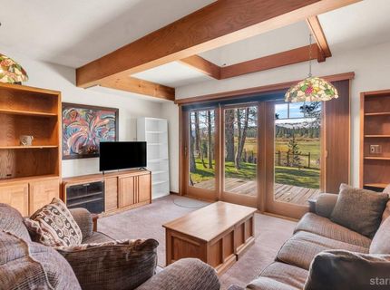 1076 Lodi Avenue, South Lake Tahoe, CA 96150 Photo