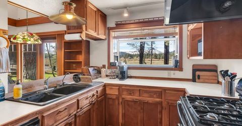 1076 Lodi Avenue, South Lake Tahoe, CA 96150 Photo