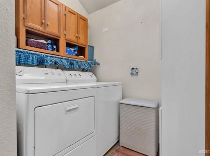 1076 Lodi Avenue, South Lake Tahoe, CA 96150 Photo