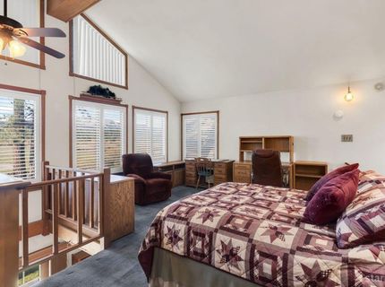 1076 Lodi Avenue, South Lake Tahoe, CA 96150 Photo