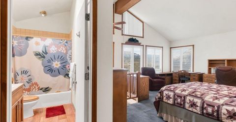 1076 Lodi Avenue, South Lake Tahoe, CA 96150 Photo