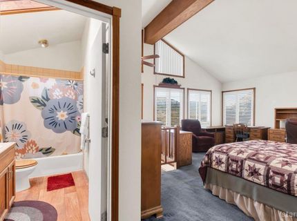 1076 Lodi Avenue, South Lake Tahoe, CA 96150 Photo