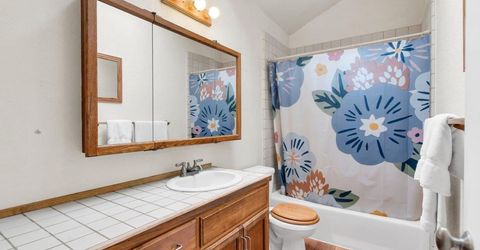 1076 Lodi Avenue, South Lake Tahoe, CA 96150 Photo