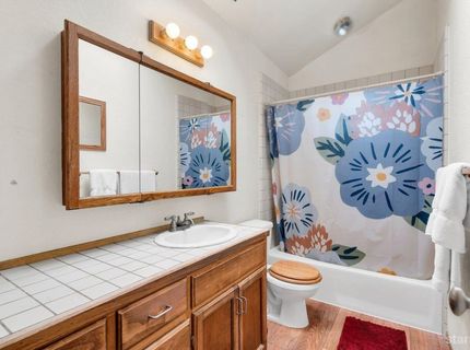 1076 Lodi Avenue, South Lake Tahoe, CA 96150 Photo