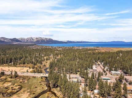 1076 Lodi Avenue, South Lake Tahoe, CA 96150 Photo