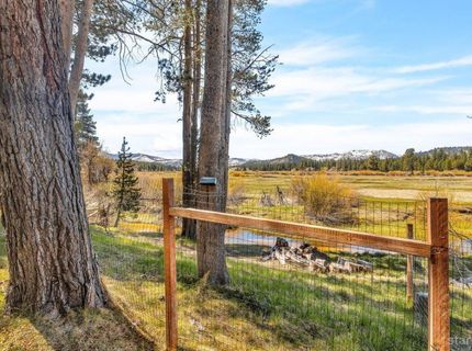 1076 Lodi Avenue, South Lake Tahoe, CA 96150 Photo