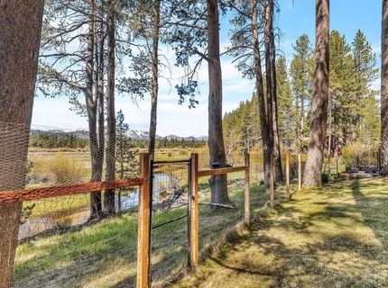 1076 Lodi Avenue, South Lake Tahoe, CA 96150 Photo