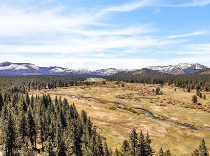 1076 Lodi Avenue, South Lake Tahoe, CA 96150 Photo