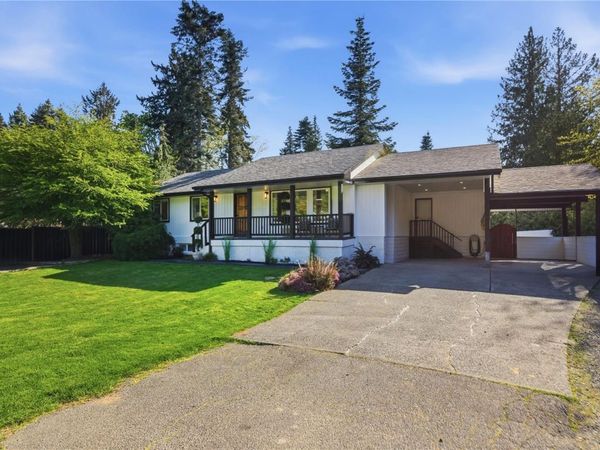 1025 Maple Lane Dr , Parksville, BC V9P 1T3