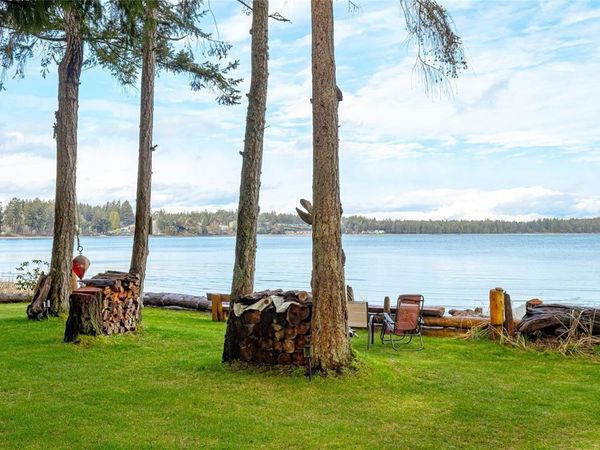 1552 Terrien Rd , Nanoose Bay, BC V9P 9C3