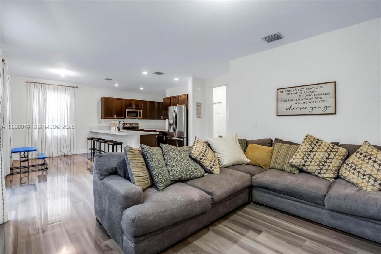 3506 W 106th Ter , Hialeah, FL 33018 Photo