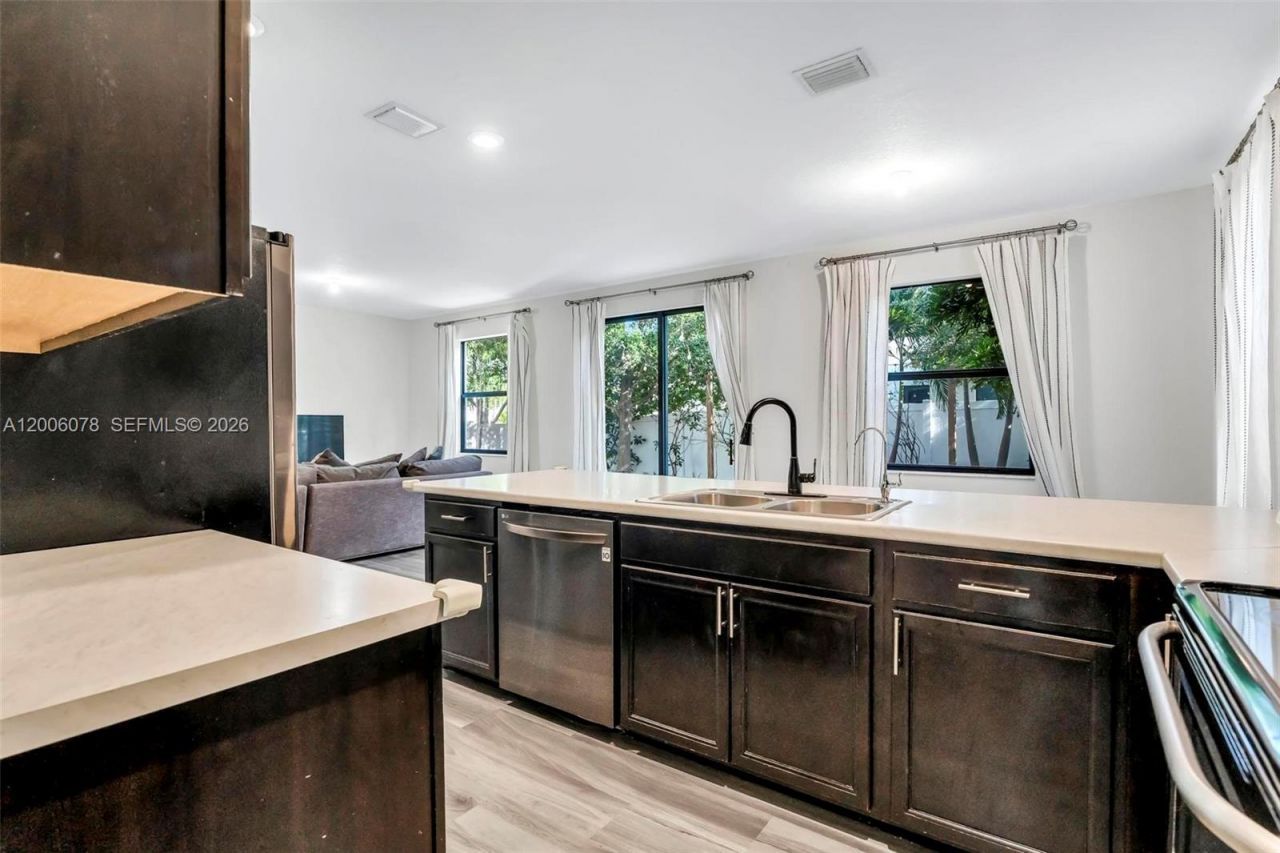 3506 W 106th Ter , Hialeah, FL 33018 Photo